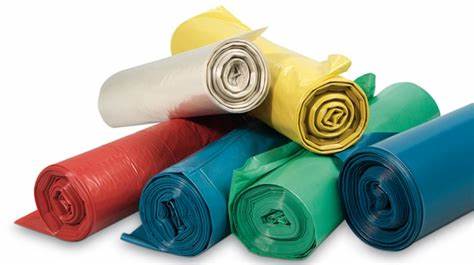 6 rotoli di sacchi di colore diverso per raccolta differenziata